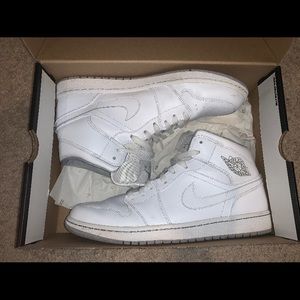 Men’s Air Jordan 1 Mid Rise (USED)